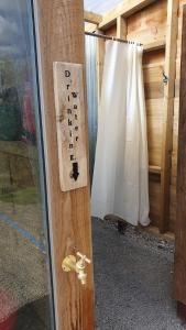 兰达弗里Calon Y Goedwig Glamping的相册照片