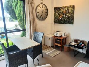 Χώρος καθιστικού στο Paeroa bed and breakfast