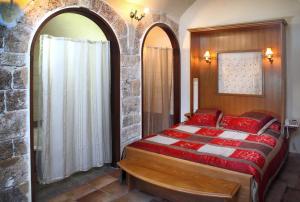 Ένα ή περισσότερα κρεβάτια σε δωμάτιο στο Akkotel-Boutique hotel