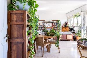 Posedenie v ubytovaní Large Room e Small Private Bathroom Between Mondello Beach and Old Town! Free Park!