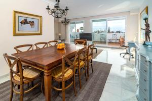 Fotografia z galérie ubytovania Andalusian Elegance apartment in El Paraiso with 360 views over Sea and Mountains v destinácii Estepona
