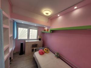 Posteľ alebo postele v izbe v ubytovaní Habitación Gran Vía Alicante