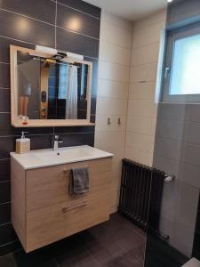 Koupelna v ubytování Le logis d'Aline aux portes de La Rochelle