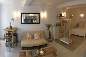 Gallery image of Cosy studio situé en plein cœur du vieil antibes. in Antibes