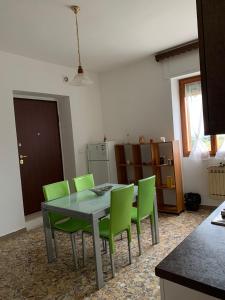 Dining area sa apartment