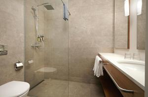 Uma casa de banho em Hotel Hamar