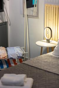 Postel nebo postele na pokoji v ubytování Rithian Blue Coast 2 bedroom seaview apartment