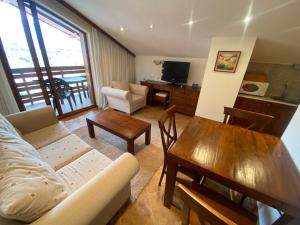TV a/nebo společenská místnost v ubytování Bansko St Ivan Rilski Luxury Apartment 4 stars Wellness SPA & Mineral water