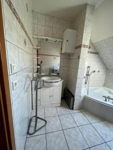 3A RUE JEAN BAPTISTE WENDLING tesisinde bir banyo