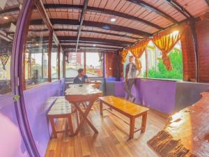 Posedenie v ubytovaní Aarogya Hostel and Restaurant