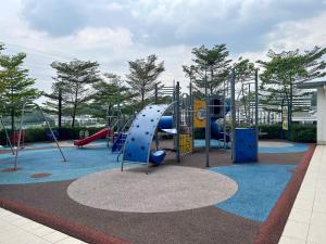 Kawasan permainan kanak-kanak di Cozy Studio Sk 1 Residence for 4 pax UPM Mines Serdang