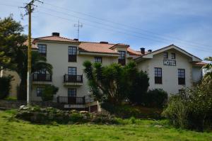 Vonkajšia záhrada v ubytovaní Hotel Salldemar