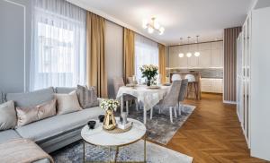 Gallery image of Apartmenteight by Rentoom in Toruń +20 photos