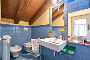 Koupelna v ubytování B&B Adelche + 37 fotografií
