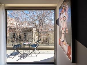 Imagen de la galería de The H Experience - Stylish 2BD apt with balcony in Heraklion center, en Heraclión