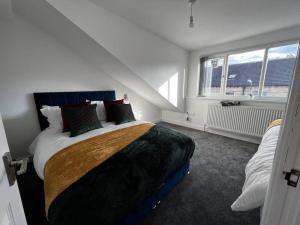 Postel nebo postele na pokoji v ubytování Luxe Loft Living: A Home Away From Home