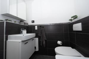 Ένα μπάνιο στο Quiet suite with all the comforts of home