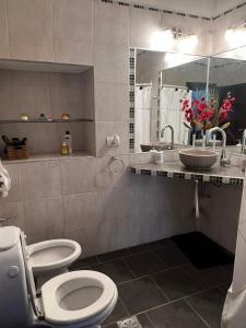 Ένα μπάνιο στο Alquilo casa quinta