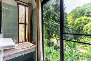 Fotografie z fotogalerie ubytování Zen MaeKampong Waterfall Villa v destinaci Ban Huai Kaeo