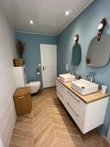 Kúpeľňa v ubytovaní Villa entièrement rénovée avec piscine en plein coeur de Bastia - Corse + 25 fotografií