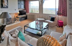 Posedenie v ubytovaní Cozy Apartment In Tourgéville With Wifi