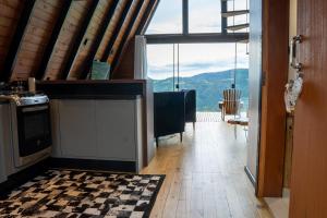 Dapur atau dapur kecil di Altitude 1140 Urubici - Chalés
