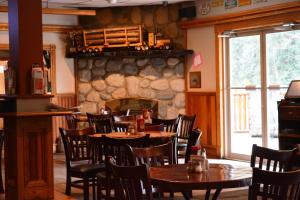 Restaurace v ubytování Sasquatch Inn