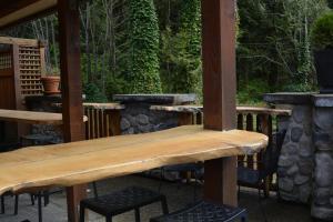 Fotografie z fotogalerie ubytování Sasquatch Inn v destinaci Harrison Mills