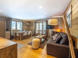 Posedenie v ubytovaní Appartement Charme 2 pièces cabine, skis aux pieds, balcon, WIFI, au cœur de Tignes le Lac - FR-1-502-479