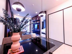 Hotel Residences and Apartments by Hilton