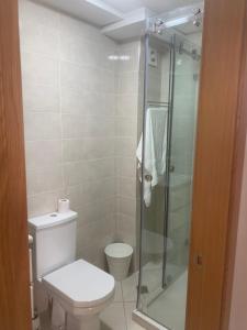 Vannituba majutusasutuses Beachfront High Standard Flat