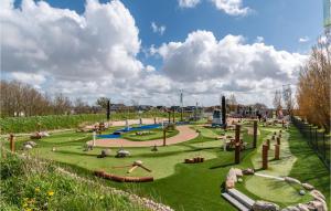 Κήπος έξω από το 2 Bedroom Stunning Apartment In Büsum