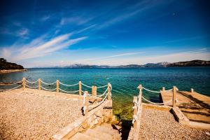 Photo de la galerie de l'établissement Apartment ARGO on the beach, à Sreser