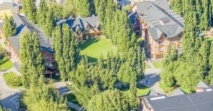 Uma vista aérea de Hotel Posada Los Alamos