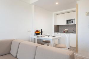 Kuchyňa alebo kuchynka v ubytovaní Alcudia Beach Apartments