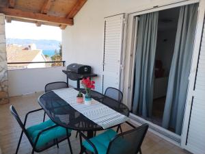 Gallery image of Island Bliss - 150 m from the beach, with sea view in Vrbnik