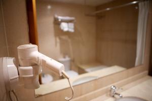 A bathroom at Hotel Jardí Apartaments