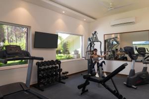 Cassia Resort, Kasauli的健身中心和/或健身设施