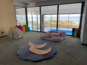 Basen w obiekcie HS Apartamenty Hevenia Sun widok na morze lub w pobliżu