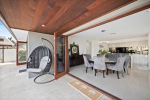 Kuchyň nebo kuchyňský kout v ubytování Relaxed Waterfront Luxury -Central Location