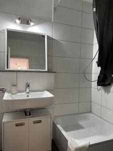 Ένα μπάνιο στο Schöne Wohnung auch für Messe