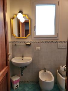 A bathroom at San Marco View