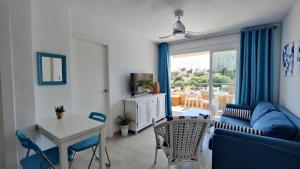 Posedenie v ubytovaní BENICALA sea view apartment