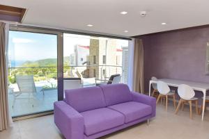 A seating area at Torre Difyos