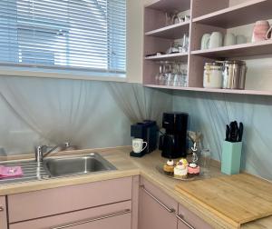 Kuchyň nebo kuchyňský kout v ubytování 1610 - Haus "Am Kurpark" + 30 fotografií