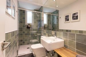 Koupelna v ubytování SB2 - Apartamento moderno 2 dormitorios, 4º sin ascensor, muy céntrico