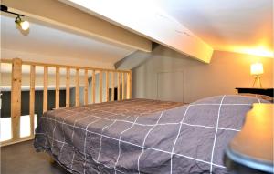 Posteľ alebo postele v izbe v ubytovaní Stunning Apartment In Mornas With Wifi