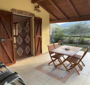 Balkoni atau teres di Villa Sara