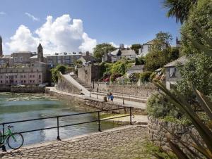 a view of a river in a city at Eastern Green Apartment, Penzance - Beach access and Parking in Penzance