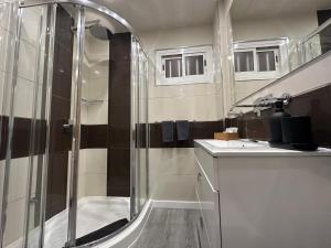 Kúpeľňa v ubytovaní Apt céntrico con vistas y piscinas